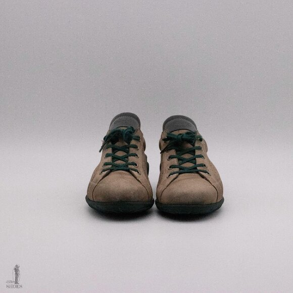 Ecco Minimalist Sneakers with Reflective Tongue Womens size 8-8.5 EU 39 - Picture 2 of 11